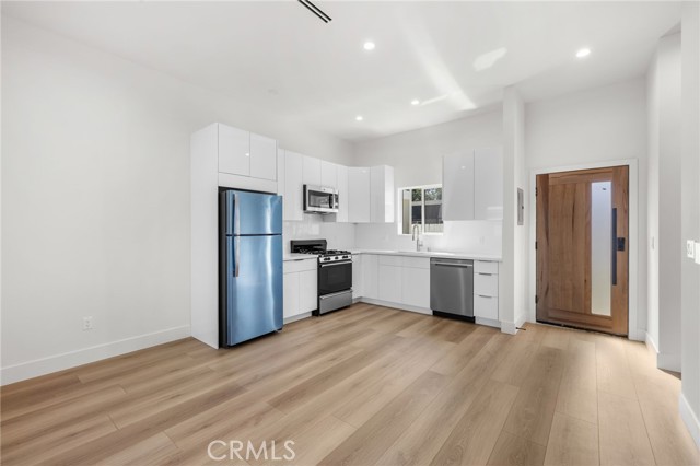 Detail Gallery Image 32 of 69 For 1504 N California, Burbank,  CA 91505 - – Beds | – Baths