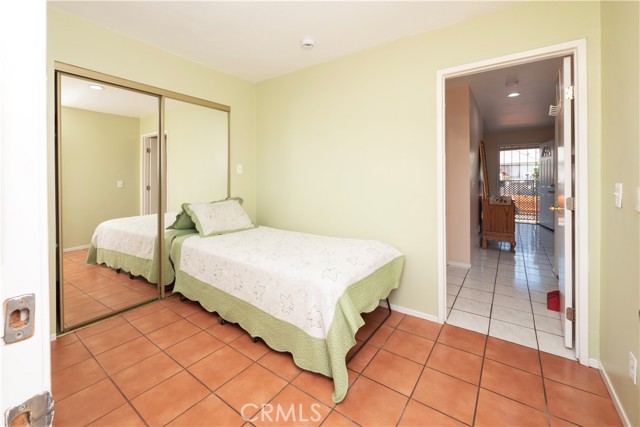 1203 E 33rd Street, Los Angeles CA: https://media.crmls.org/medias/61df1c7a-c193-498f-a22d-f853596ea0d9.jpg
