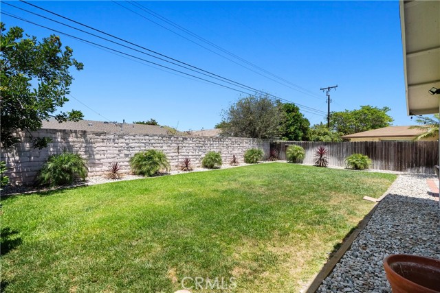 10171 Kukui Drive, Huntington Beach CA: https://media.crmls.org/medias/61df6fa7-ff4e-43eb-b5c8-f8b81e011624.jpg