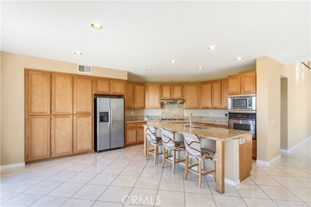 Detail Gallery Image 16 of 51 For 1612 Hillsborough St, Chula Vista,  CA 91913 - 5 Beds | 3/1 Baths