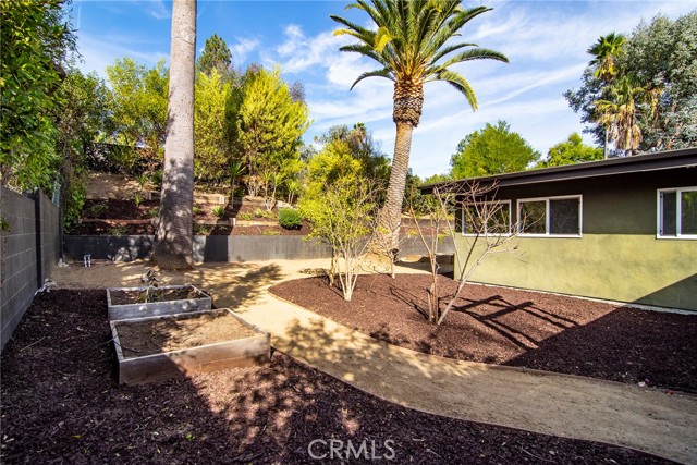 Detail Gallery Image 40 of 40 For 4614 Sendero Pl, Tarzana,  CA 91356 - 5 Beds | 3/1 Baths