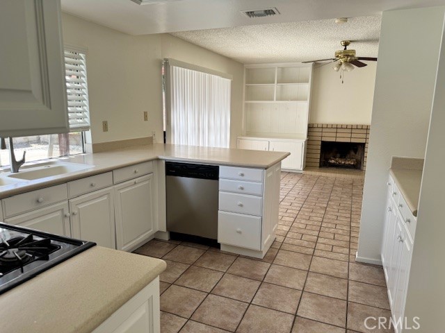 Detail Gallery Image 6 of 26 For 28006 Nantucket St, Castaic,  CA 91384 - 3 Beds | 2/1 Baths