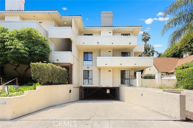 245 S Holliston Avenue, Pasadena CA: https://media.crmls.org/medias/61e007eb-6d4c-4c22-9a2c-9771be42c720.jpg