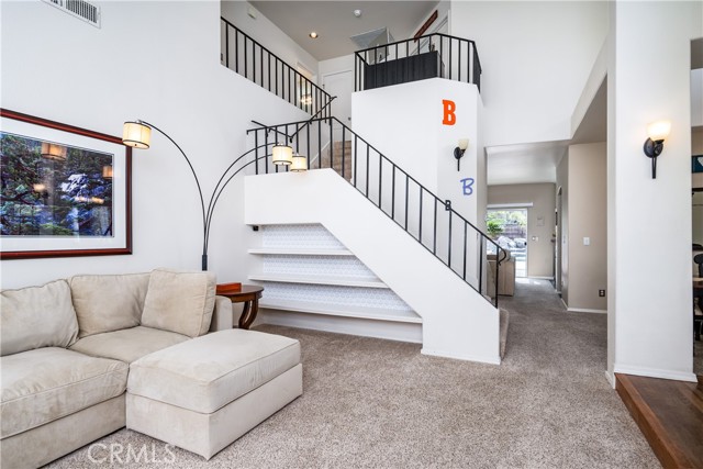 Detail Gallery Image 7 of 41 For 879 E Newcastle Ln, Fresno,  CA 93720 - 3 Beds | 2/1 Baths