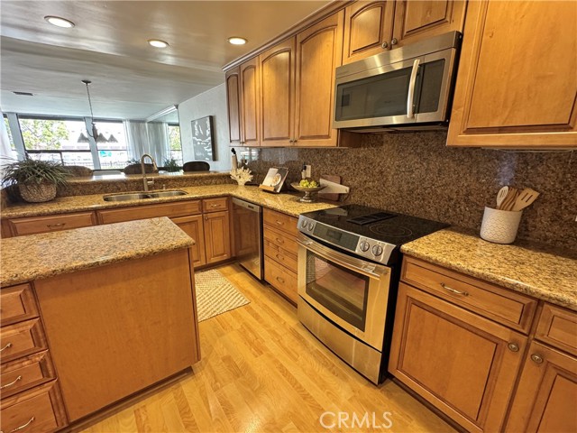 9103 Marina Pacifica N Drive, Long Beach CA: https://media.crmls.org/medias/61e058b7-94a0-4f2d-8c58-7e1689bc2cde.jpg