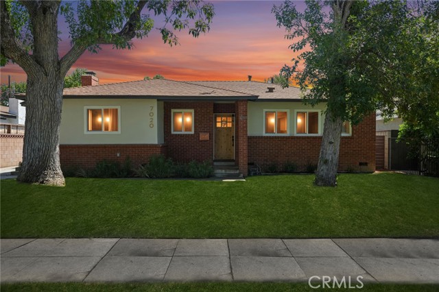 7020 Encino Avenue, Van Nuys CA: https://media.crmls.org/medias/61e0c5a7-8008-4092-bf6e-053c9e2f3761.jpg