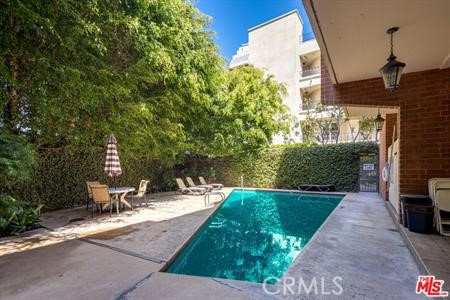 11750 W Sunset Boulevard, Los Angeles CA: https://media.crmls.org/medias/61e0cede-03a1-49df-908a-8bd889b54d36.jpg