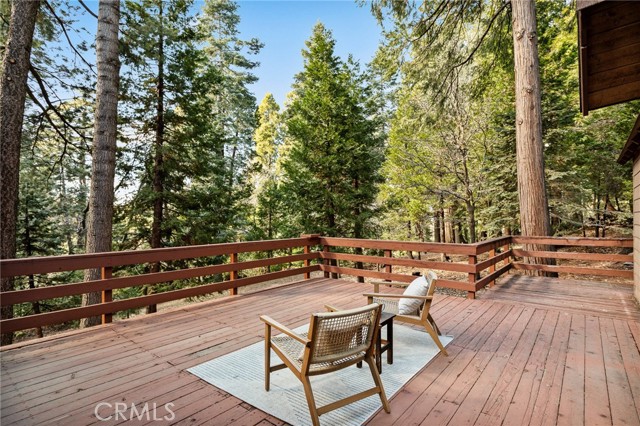 Detail Gallery Image 12 of 34 For 954 Crest Estates, Lake Arrowhead,  CA 92352 - 3 Beds | 2 Baths