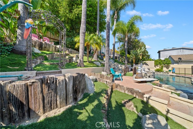 25261 Grissom Road, Laguna Hills CA: https://media.crmls.org/medias/61e18223-1765-45b9-a845-a45222184487.jpg