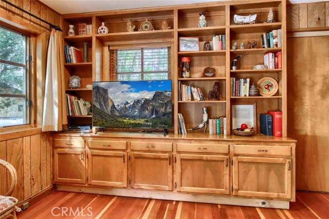 Detail Gallery Image 11 of 52 For 2590 Yosemite Pines Ln, Wawona,  CA 95389 - 5 Beds | 2 Baths