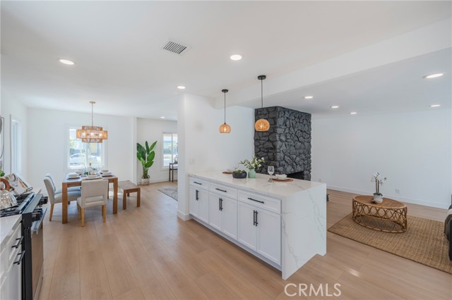 4224 Falcon Avenue, Long Beach CA: https://media.crmls.org/medias/61e1e4a7-0df8-4418-b2cb-9fa28ff0c6b1.jpg