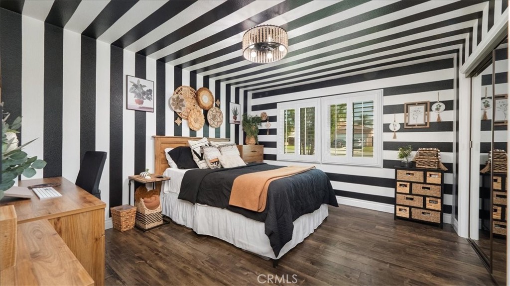 https://media.crmls.org/medias/61e20f22-931d-4711-a48d-8f5c87b348f8.jpg?preset=X-Large
