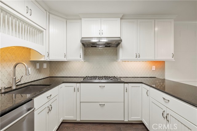 Detail Gallery Image 7 of 42 For 26824 Circle of the Oaks, Newhall,  CA 91321 - 2 Beds | 2 Baths