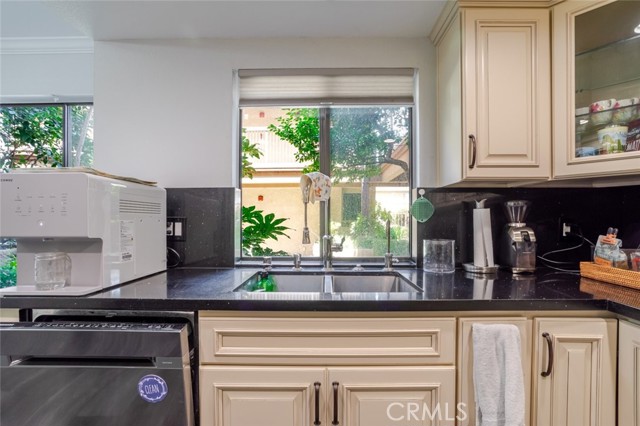 Detail Gallery Image 15 of 31 For 236 N Louise St #104,  Glendale,  CA 91206 - 2 Beds | 2 Baths