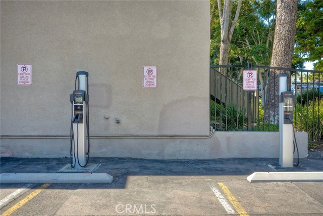 147 W Glaucus, Encinitas CA: https://media.crmls.org/medias/61e3c782-e62b-4f2e-80fb-6fc00097549f.jpg