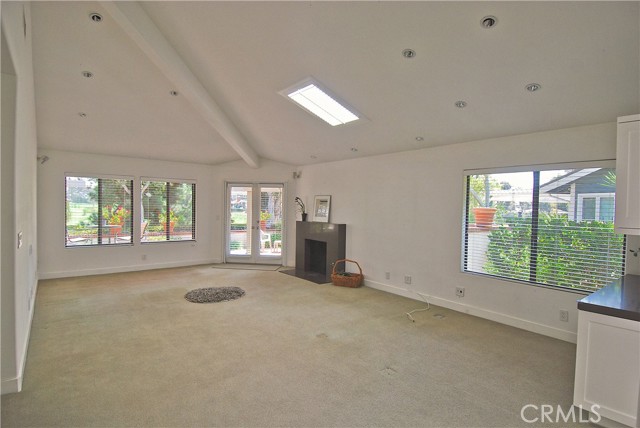 28 Fairway Drive, Manhattan Beach CA: https://media.crmls.org/medias/61e463bf-8b80-4c24-ab00-7d34e45a4010.jpg