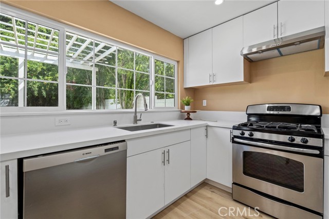 Detail Gallery Image 13 of 43 For 16511 Halsey, Granada Hills,  CA 91344 - 5 Beds | 3 Baths