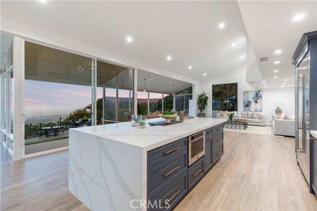 952 Via Del Monte, Palos Verdes Estates CA: https://media.crmls.org/medias/61e5d08b-e195-43f4-a734-da5a2be68258.jpg