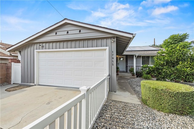 17955 Archwood Street, Reseda CA: https://media.crmls.org/medias/61e62f18-4563-42a6-b8f8-d837f01ecc0a.jpg