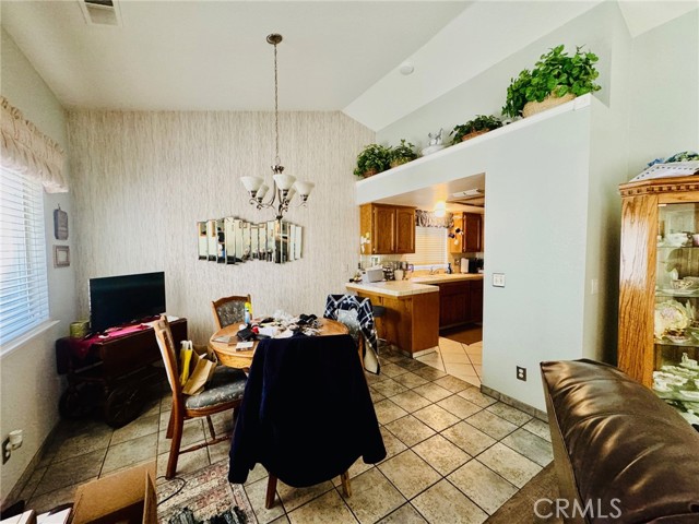 Detail Gallery Image 7 of 26 For 4189 W Providence Ave, Fresno,  CA 93722 - 3 Beds | 2 Baths