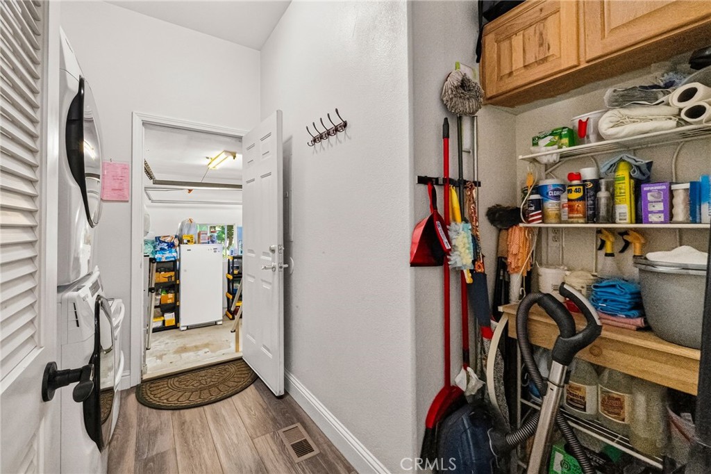 https://media.crmls.org/medias/61e7fc7a-1c28-4c99-915a-635db7af429e.jpg?preset=X-Large