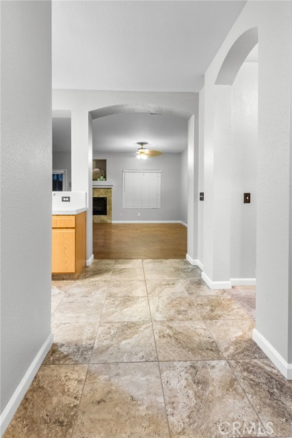 Detail Gallery Image 5 of 41 For 2037 Woodside Ct, Atwater,  CA 95301 - 4 Beds | 2 Baths