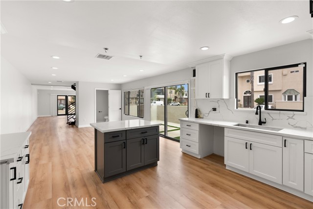 228 20th Street, Huntington Beach CA: https://media.crmls.org/medias/61e860d8-949e-4c0e-99c4-17bd60265046.jpg