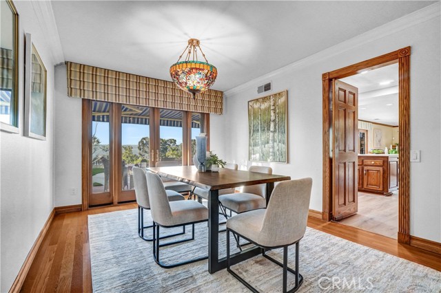 5215 E Rolling Hills Drive, Anaheim Hills CA: https://media.crmls.org/medias/61e878cb-c72e-461f-a36c-25b2167a399e.jpg