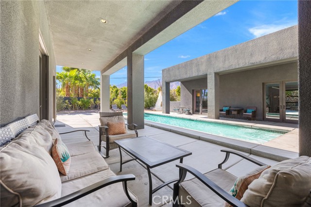 2600 E Vincentia, Palm Springs, CA 92262