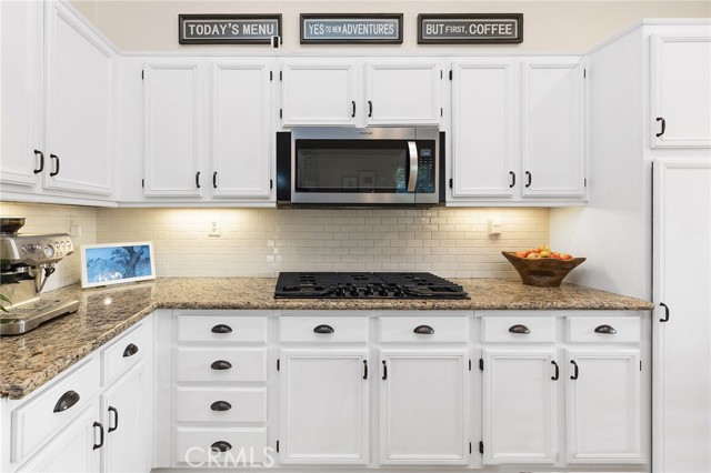 7476 Sequoia Lane, Highland CA: https://media.crmls.org/medias/61e93efe-2828-49df-86c7-d6868cd767c3.jpg