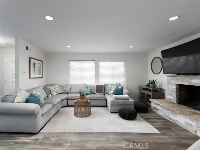 Detail Gallery Image 5 of 33 For 25006 Eshelman, Lomita,  CA 90717 - 4 Beds | 3 Baths