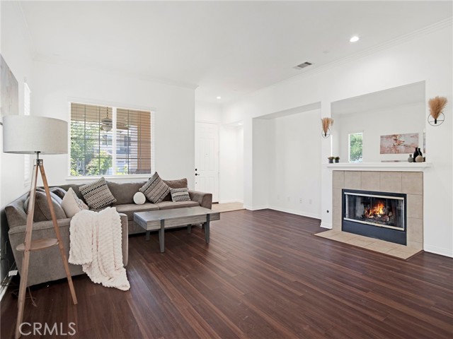 Detail Gallery Image 9 of 42 For 21103 Cross Creek Dr, Saugus,  CA 91350 - 3 Beds | 3 Baths