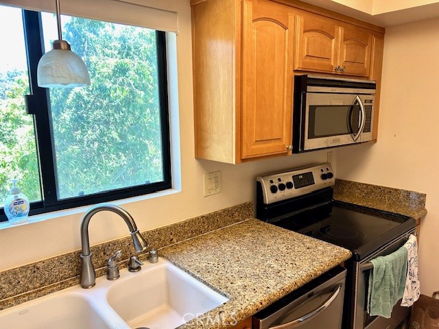 Detail Gallery Image 12 of 19 For 300 via Corta #105,  Palos Verdes Estates,  CA 90274 - 2 Beds | 2 Baths