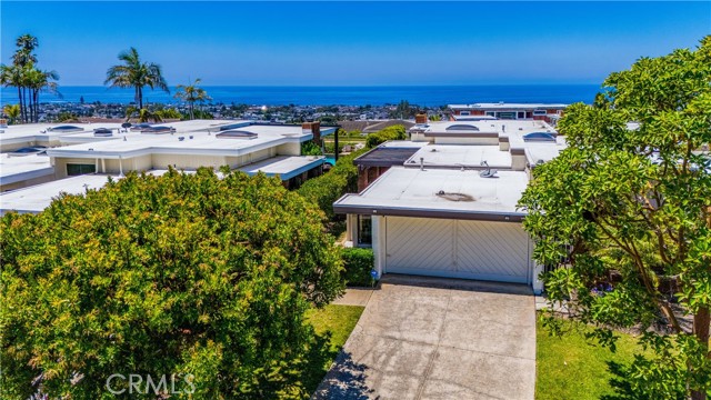 21 Beachcomber Drive, Corona del Mar CA: https://media.crmls.org/medias/61ec98ab-46fe-4e76-a664-1d0aa0238e91.jpg
