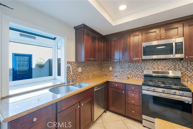 Detail Gallery Image 12 of 27 For 1286 Stonewood Ct, San Pedro,  CA 90732 - 3 Beds | 2/1 Baths