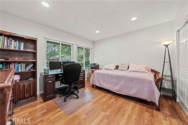 Detail Gallery Image 13 of 61 For 19439 Oak Crossing Rd, Newhall,  CA 91321 - 2 Beds | 2 Baths