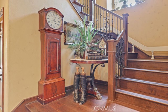 6 Marble Creek Lane, Coto de Caza CA: https://media.crmls.org/medias/61ed7d54-beea-4ee4-ab72-65fd2dd612c6.jpg