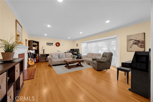 Detail Gallery Image 8 of 45 For 1627 Oak Tree Lane, Glendora,  CA 91741 - 3 Beds | 2/1 Baths