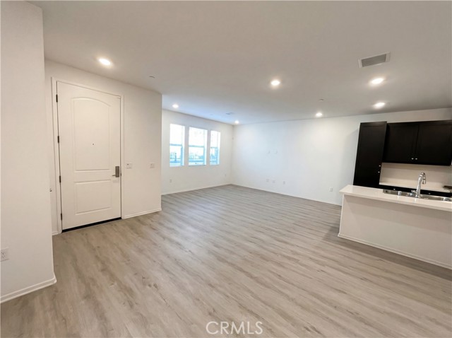 Detail Gallery Image 3 of 19 For 5628 Kate, Fontana,  CA 92336 - 2 Beds | 2/1 Baths