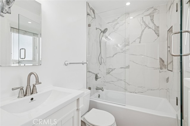 Detail Gallery Image 24 of 42 For 200 Grand Canal, Newport Beach,  CA 92662 - 4 Beds | 3 Baths