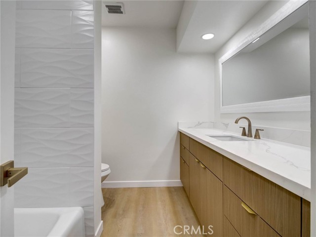 4915 Tyrone, 325 photo 28