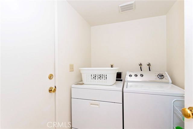 44250 62nd W Street, Lancaster CA: https://media.crmls.org/medias/61efb83d-c012-461f-b67a-3fbf02634e54.jpg
