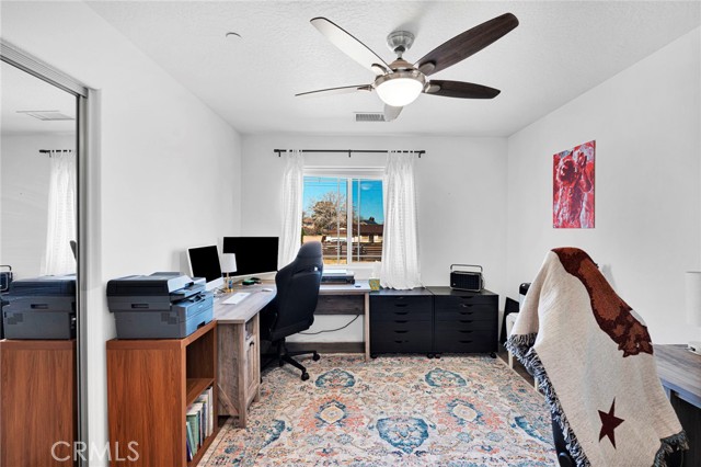 Detail Gallery Image 18 of 43 For 18125 Catalpa, Hesperia,  CA 92345 - 4 Beds | 2 Baths