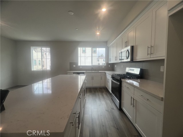 2131 Cumberland, Pomona CA: https://media.crmls.org/medias/61efdd9f-60ab-411b-8a23-fa284949c19d.jpg
