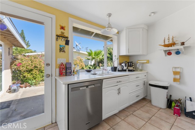 Detail Gallery Image 12 of 42 For 3030 Samoa, Costa Mesa,  CA 92626 - 4 Beds | 3 Baths