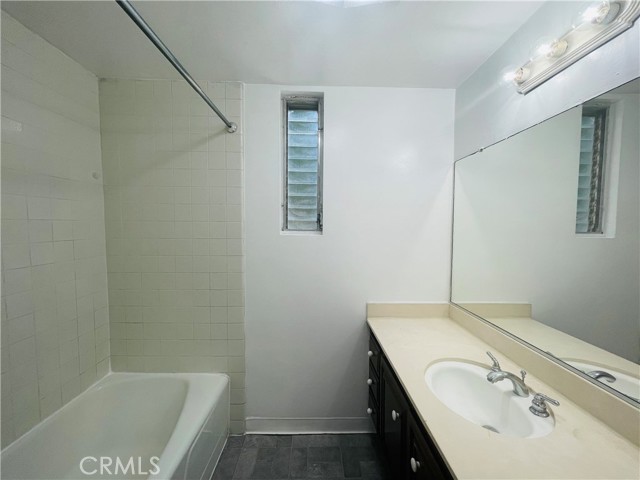 Detail Gallery Image 11 of 24 For 5650 Cambridge Way #4,  Culver City,  CA 90230 - 2 Beds | 2 Baths