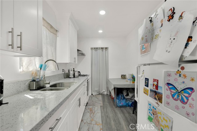 2621 Vineyard Avenue, Los Angeles CA: https://media.crmls.org/medias/61f07661-c078-43e0-bd4c-cebdf96cfe8d.jpg