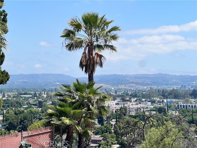 22114 Londelius Street, West Hills CA: https://media.crmls.org/medias/61f09404-f6af-4412-b429-e50d934479a4.jpg