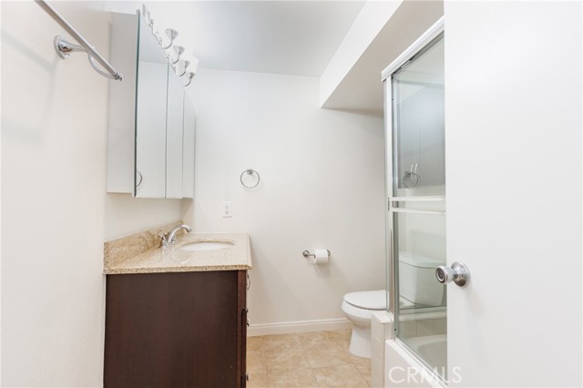 Detail Gallery Image 26 of 45 For 19202 Avenue of the Oaks a,  Newhall,  CA 91321 - 2 Beds | 2 Baths