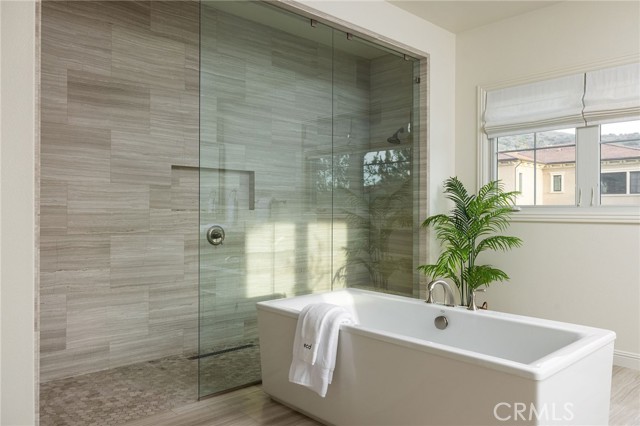 Detail Gallery Image 34 of 42 For 114 Great Oak, Irvine,  CA 92602 - 5 Beds | 5/1 Baths